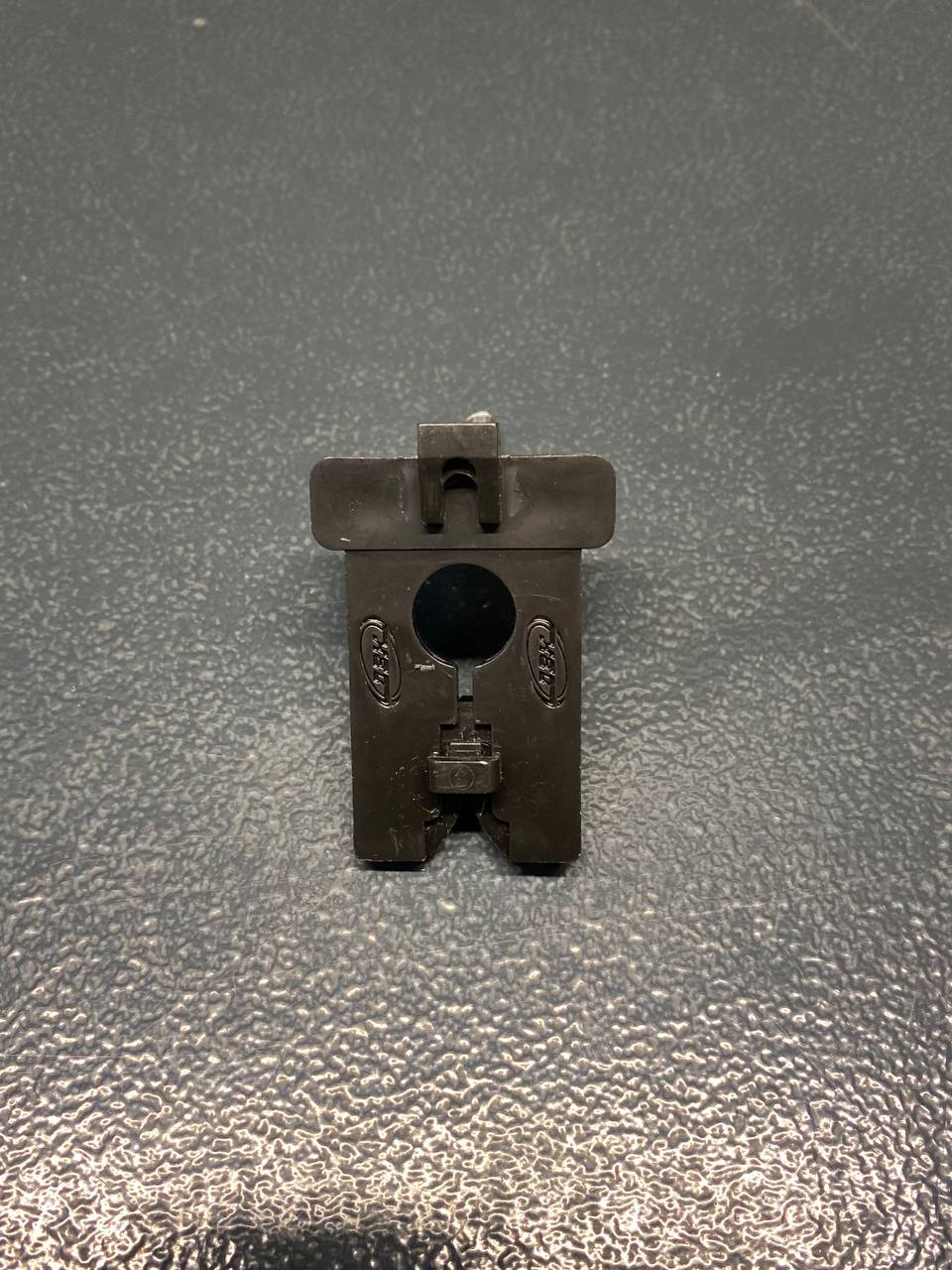 Крючок 38 мм