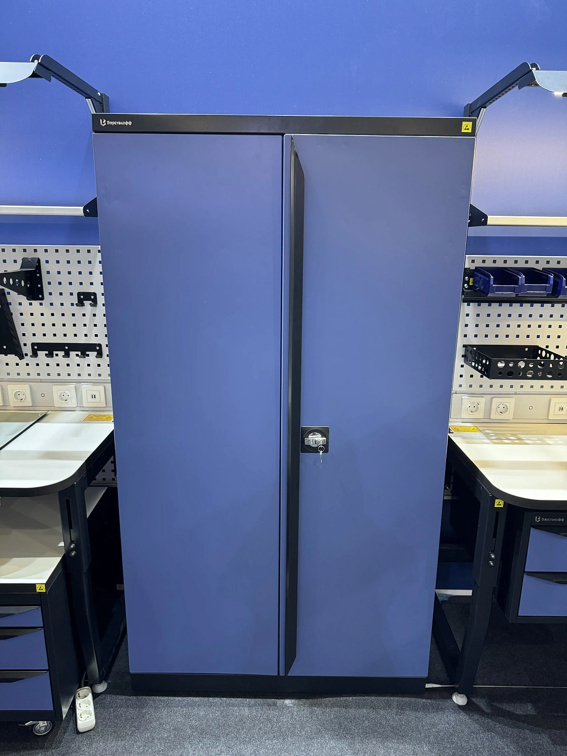 SPC 181.14B1.S1 Шкаф антистатический 1800x1000x500 мм